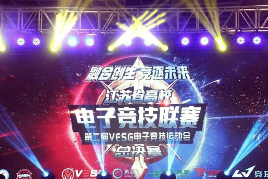 必一运动从夜跑教练到装备测试员，李承远的秋季训练季新角色配图